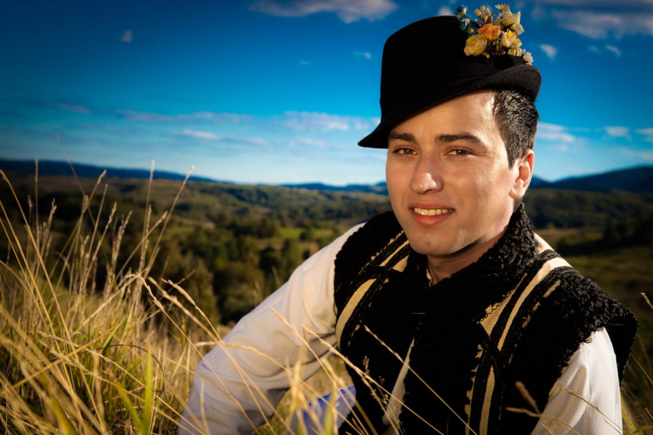 - Alexandru Brădăţan