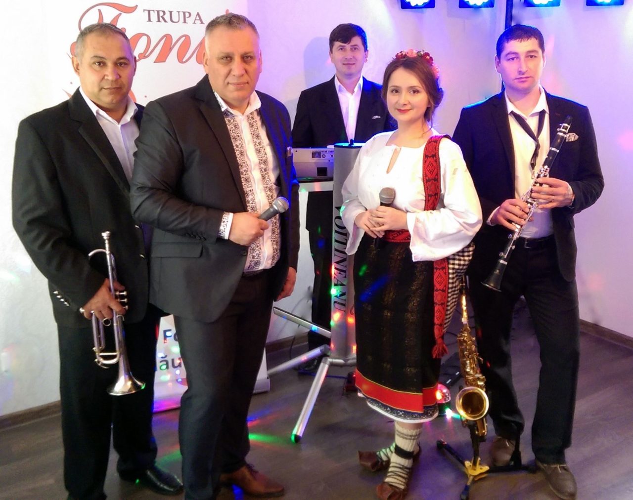 - Trupa Fonic Rădăuți
