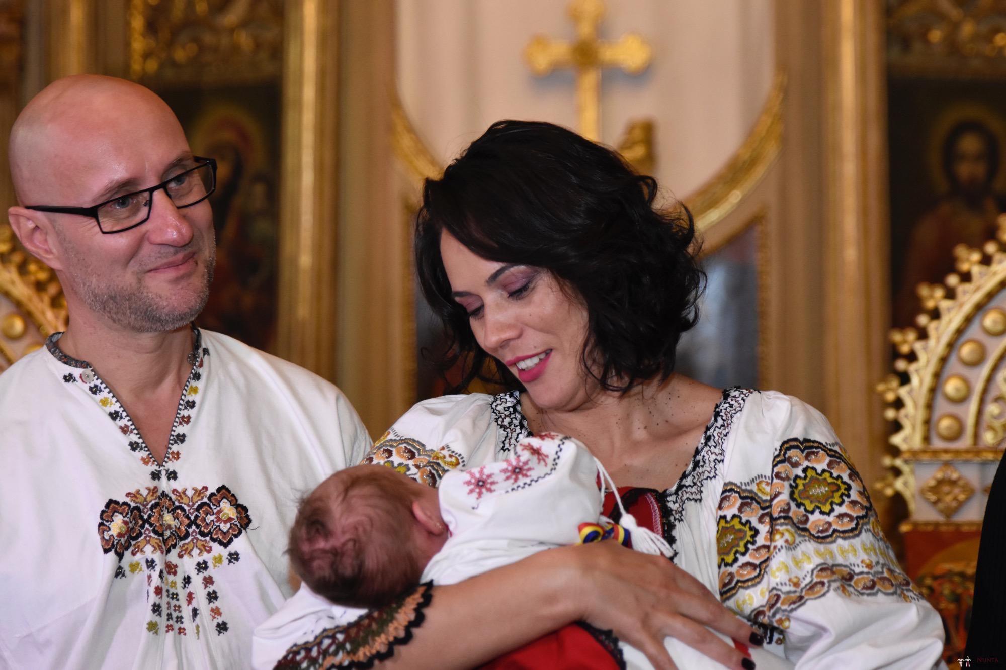 Povești Nunți Tradiționale - Mihaela și Iordache. Nuntă și Botez tradițional în București 14