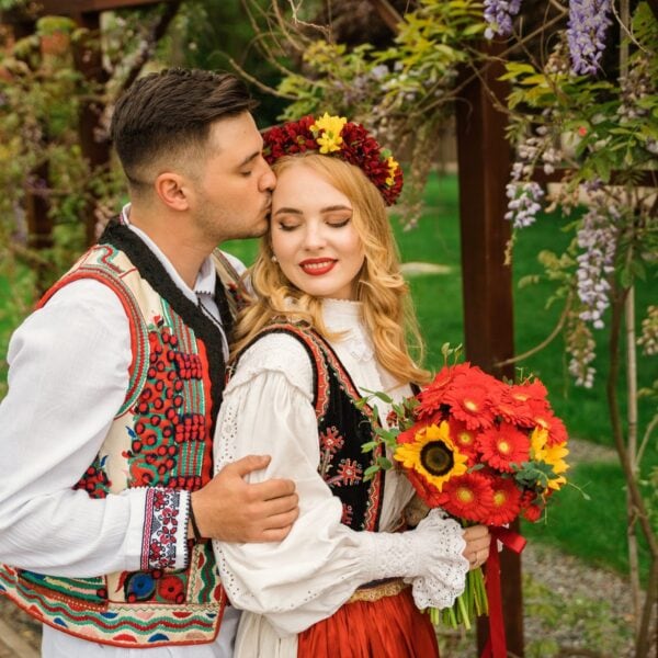 Povești Nunți Tradiționale - Iulia și Dragoș – Nuntă tradițională în Bihor